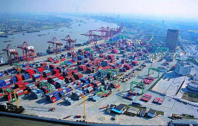 Geänderte Gefahrgutbestimmungen in chinesischen Häfen nach Explosionen in Tianjin