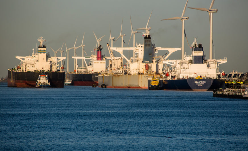 Stagnierender Containerumschlag im Hafen Rotterdam
