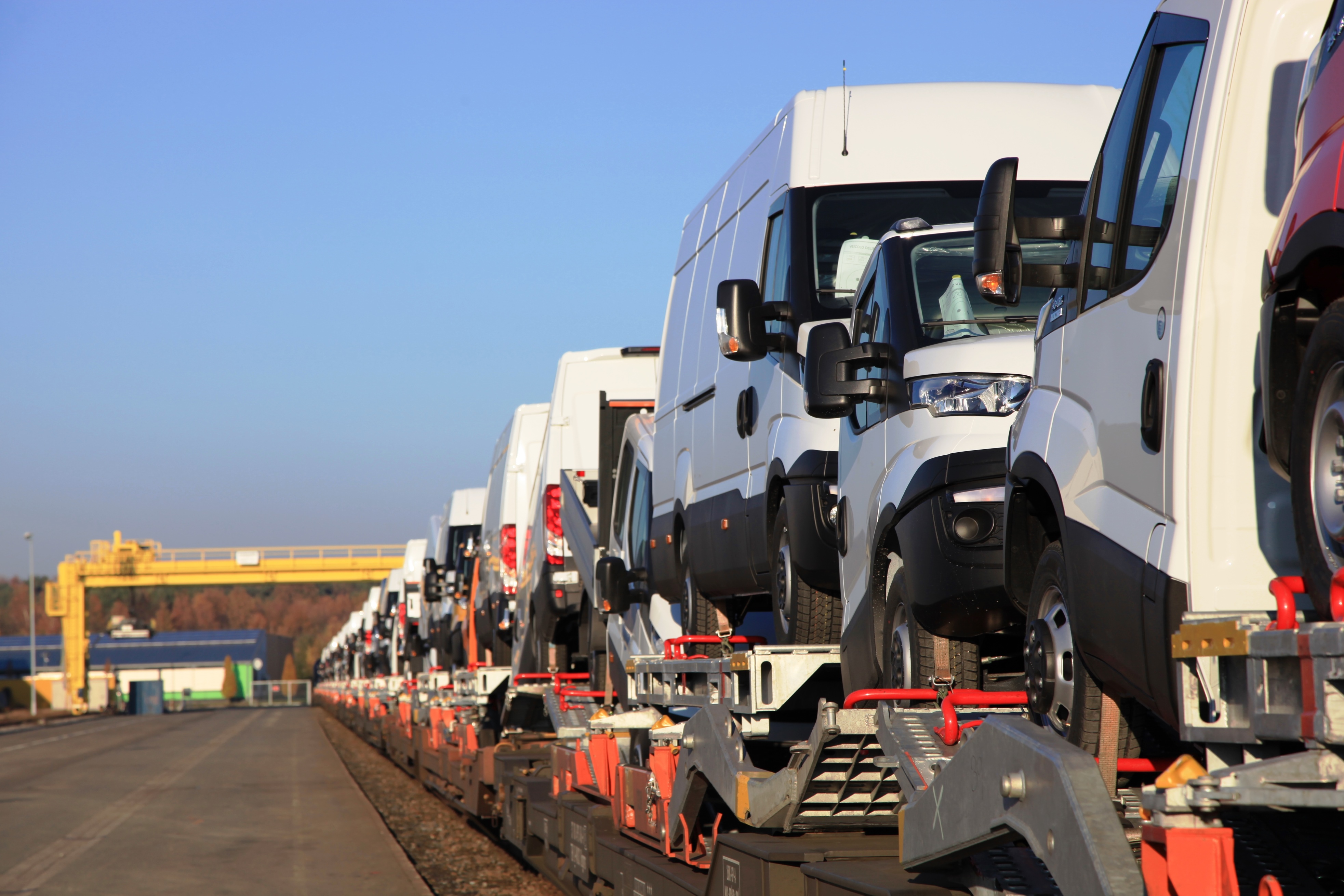 TX Logistik und Vegatrans: „roadrailLink“ für Nutzfahrzeuge