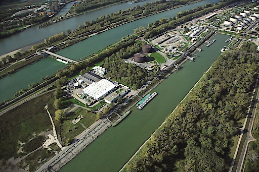 Lukoil nutzt Logistikvorteile im Hafen Wien
