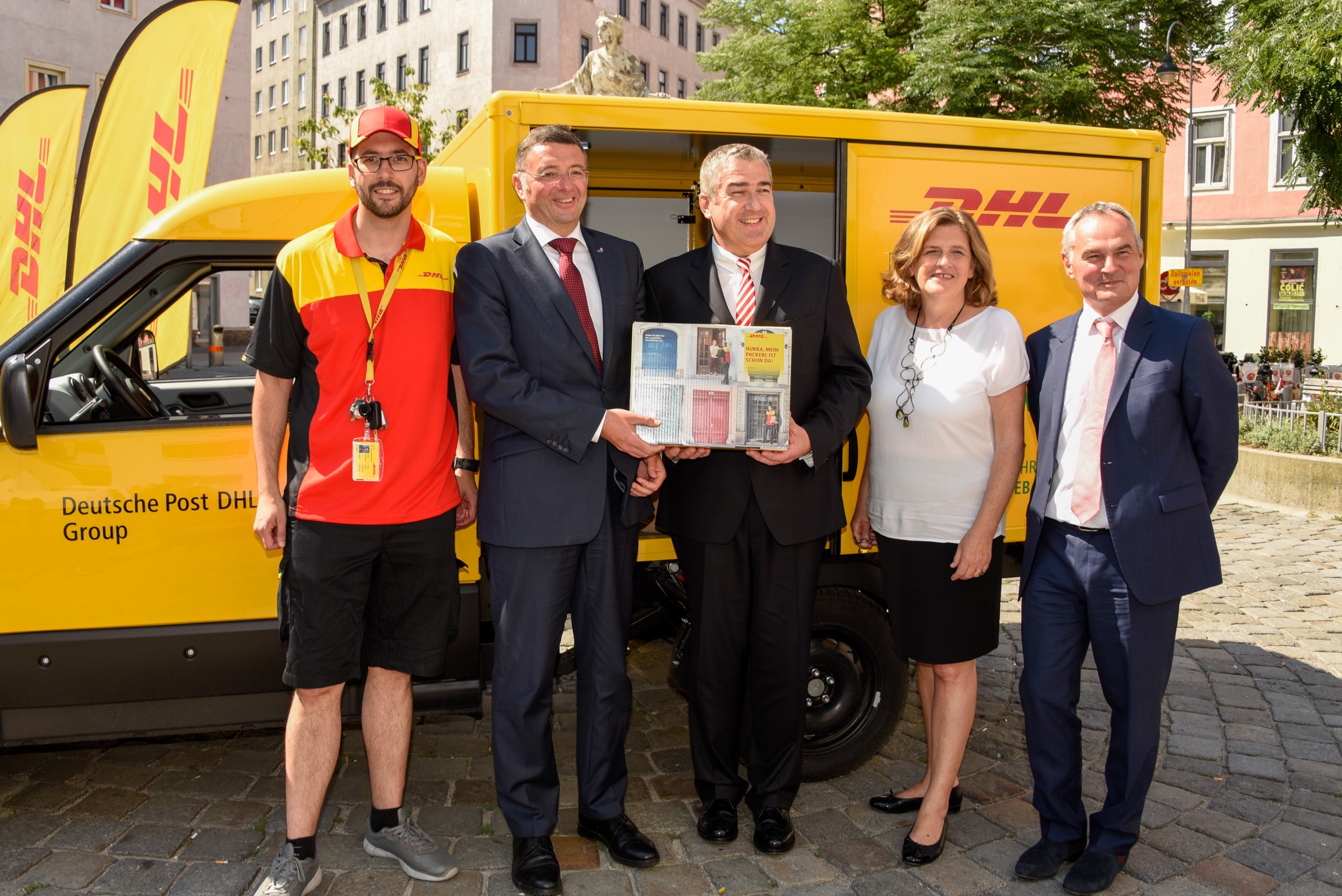 Zero-emission delivery by DHL Paket Austria in Vienna-Margareten