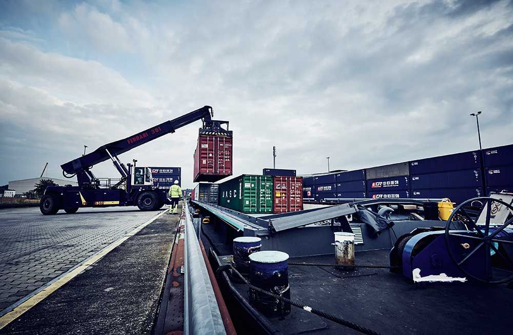DP World Inland reatcs to waits in Antwerp and Rotterdam