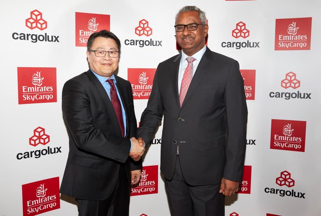 Emirates und Cargolux unterzeichnen Partnerschaftsabkommen