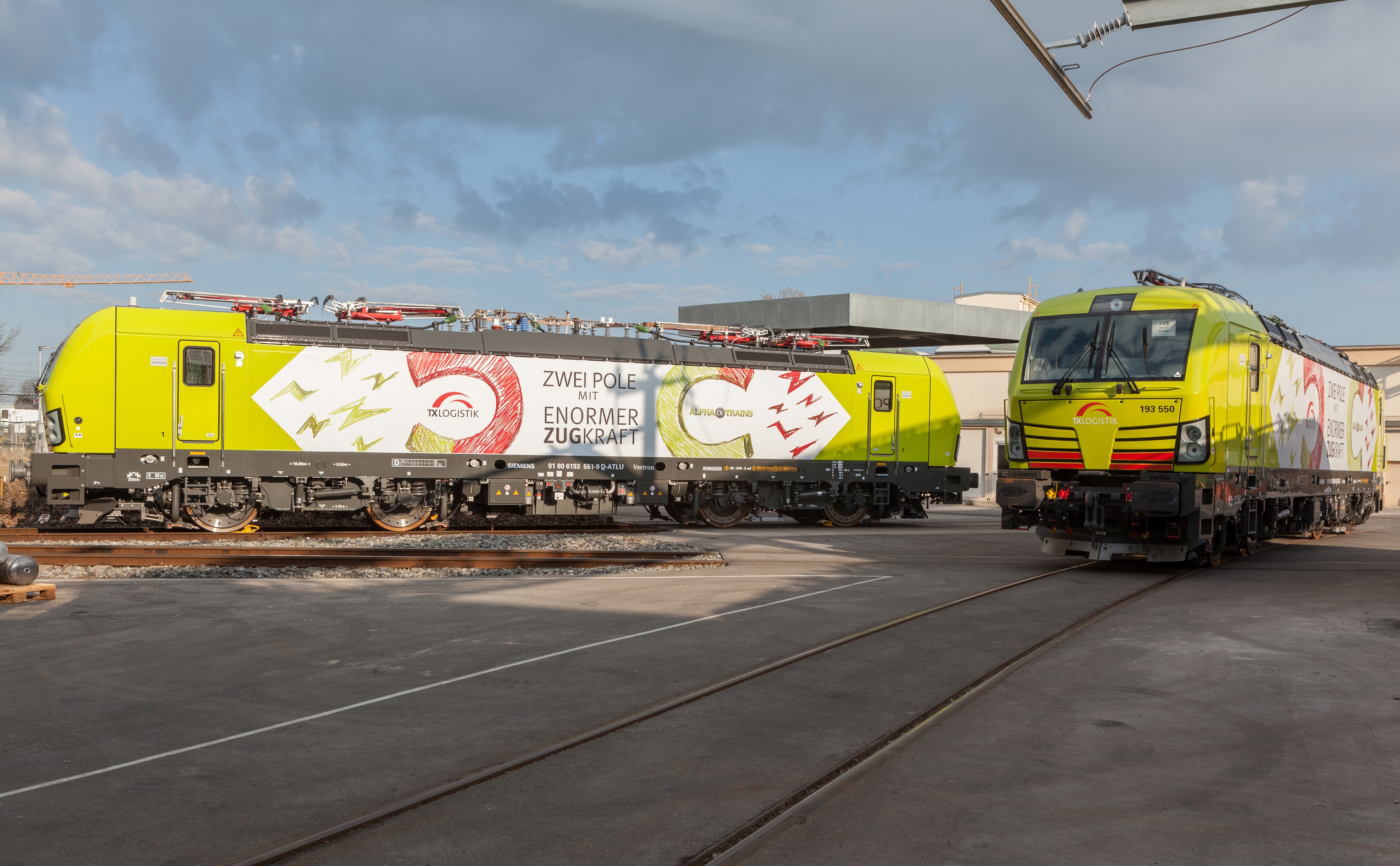 Alpha Trains übergibt erste Vectron-Lokomotiven an TX Logistik