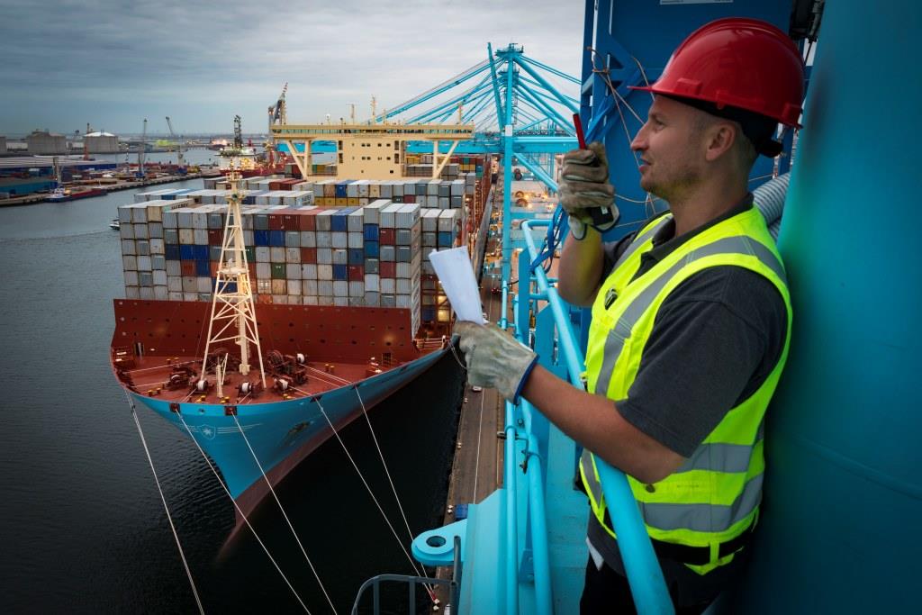 AP Moller-Maersk wird integrierter Transport- & Logistikkonzern
