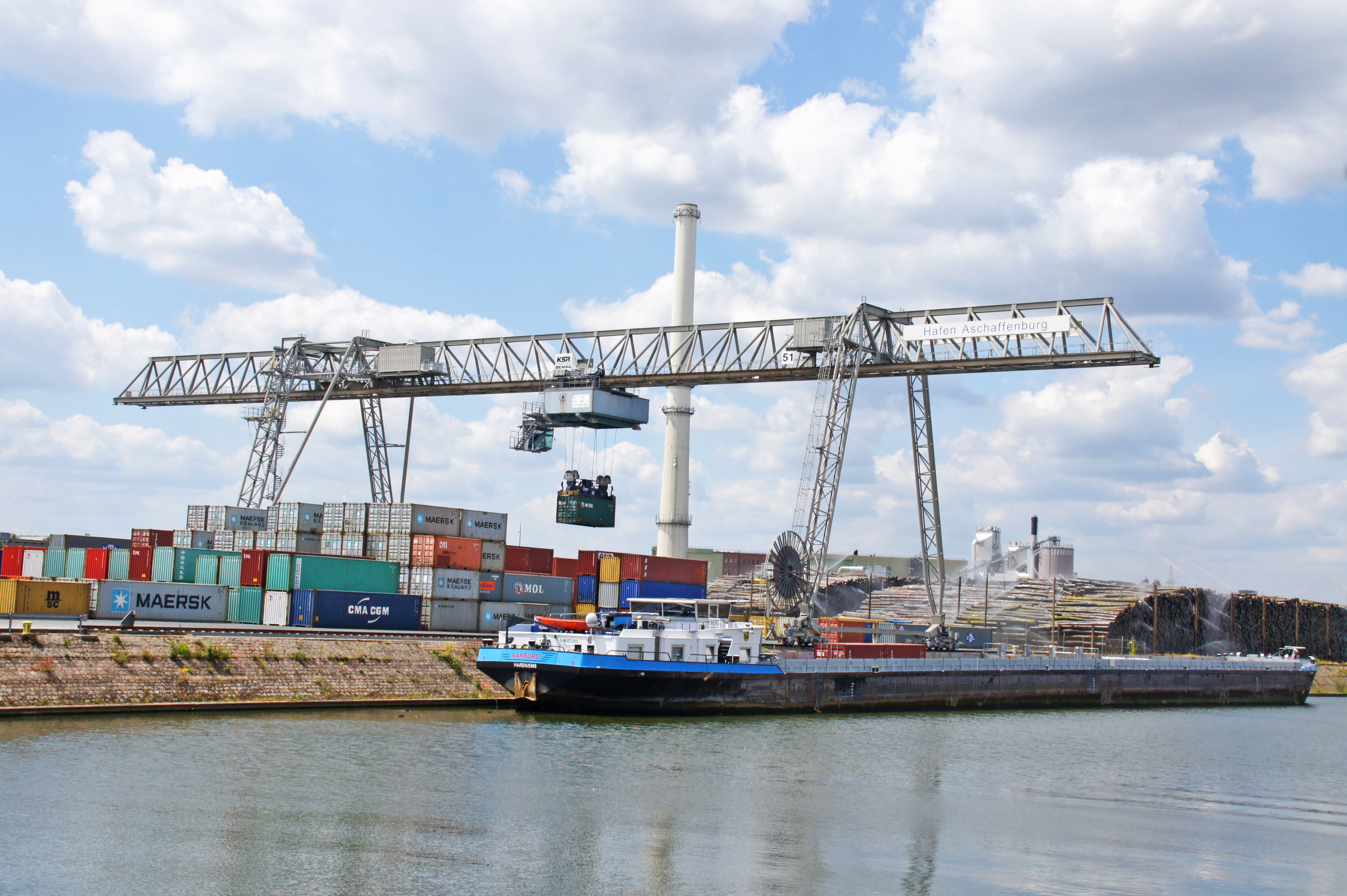 bayernhafen group looses more and more shipments to the railway