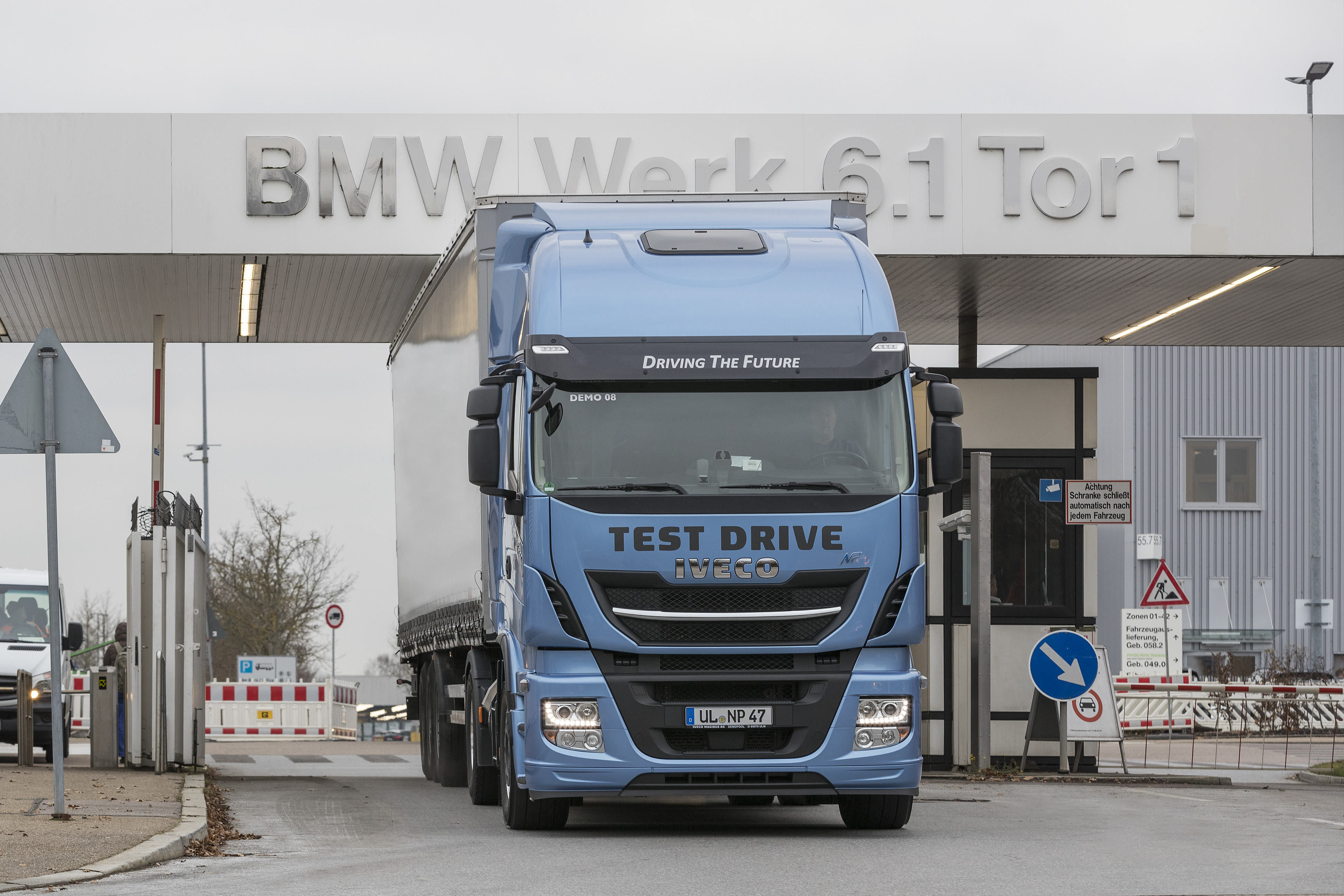 BMW-Konzern und Duvenbeck testen LNG-Technologie für die Logistik