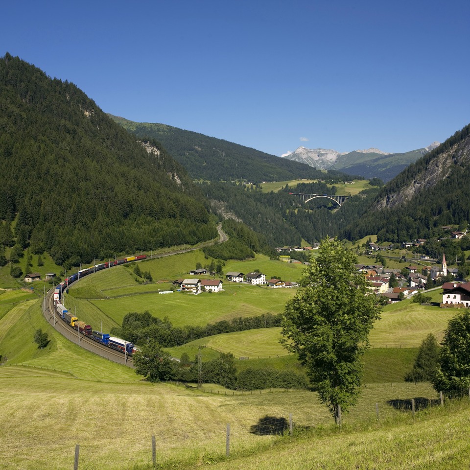 Mehr Wagenkapazität für die Rollende Landstraße am Brenner