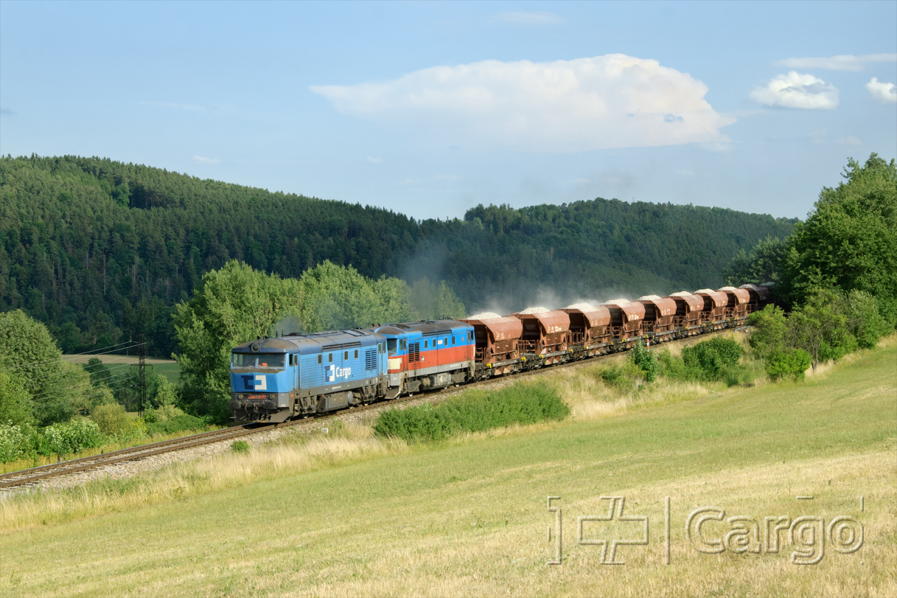 CD Cargo carries gravel from Zlatá Koruna to Austria