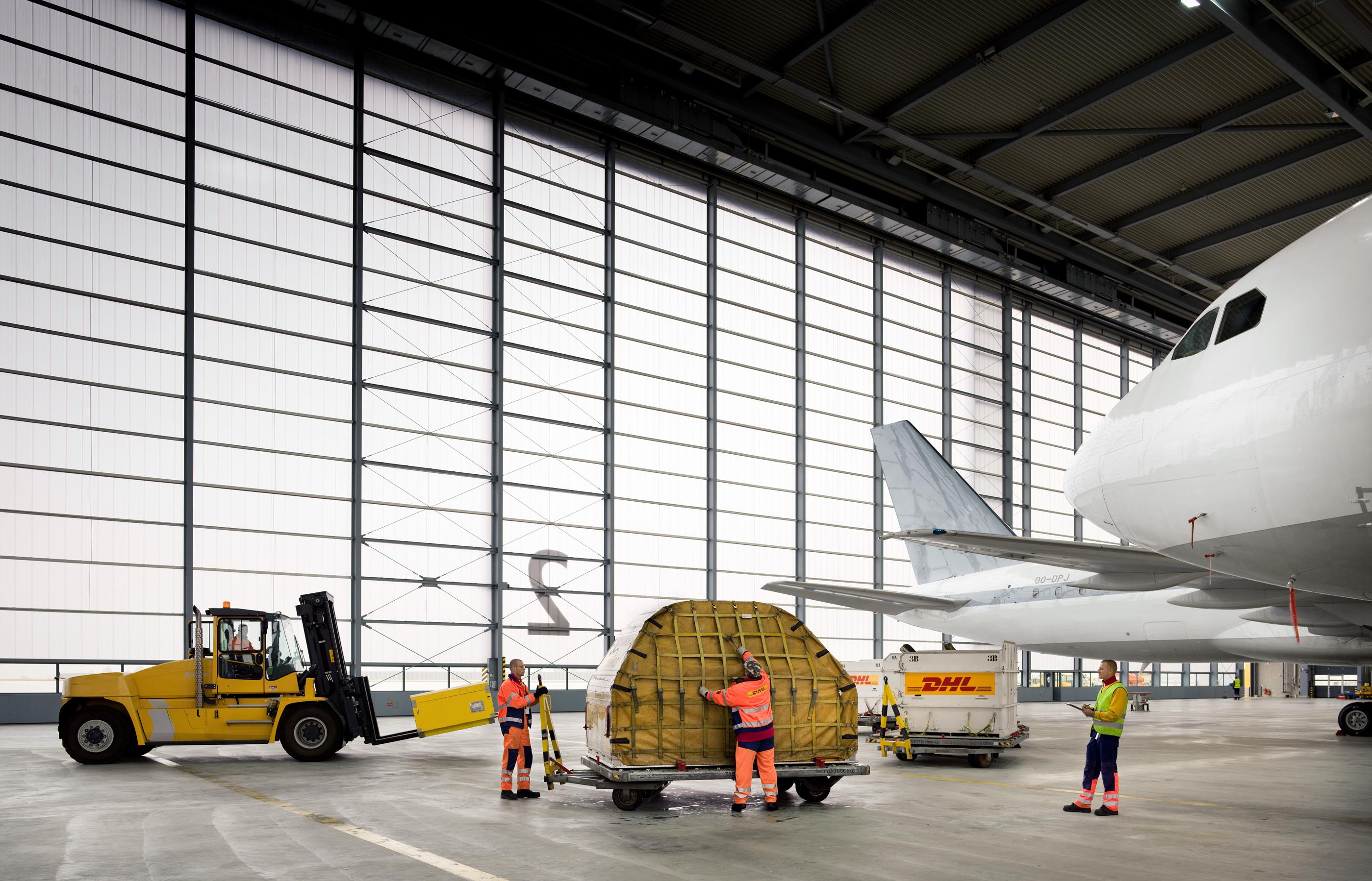 DHL Global Forwarding improves intercontinental supply chains