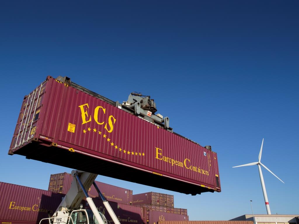 ECS und 2XL verschmelzen zu einem europäischen Logistikkonzern