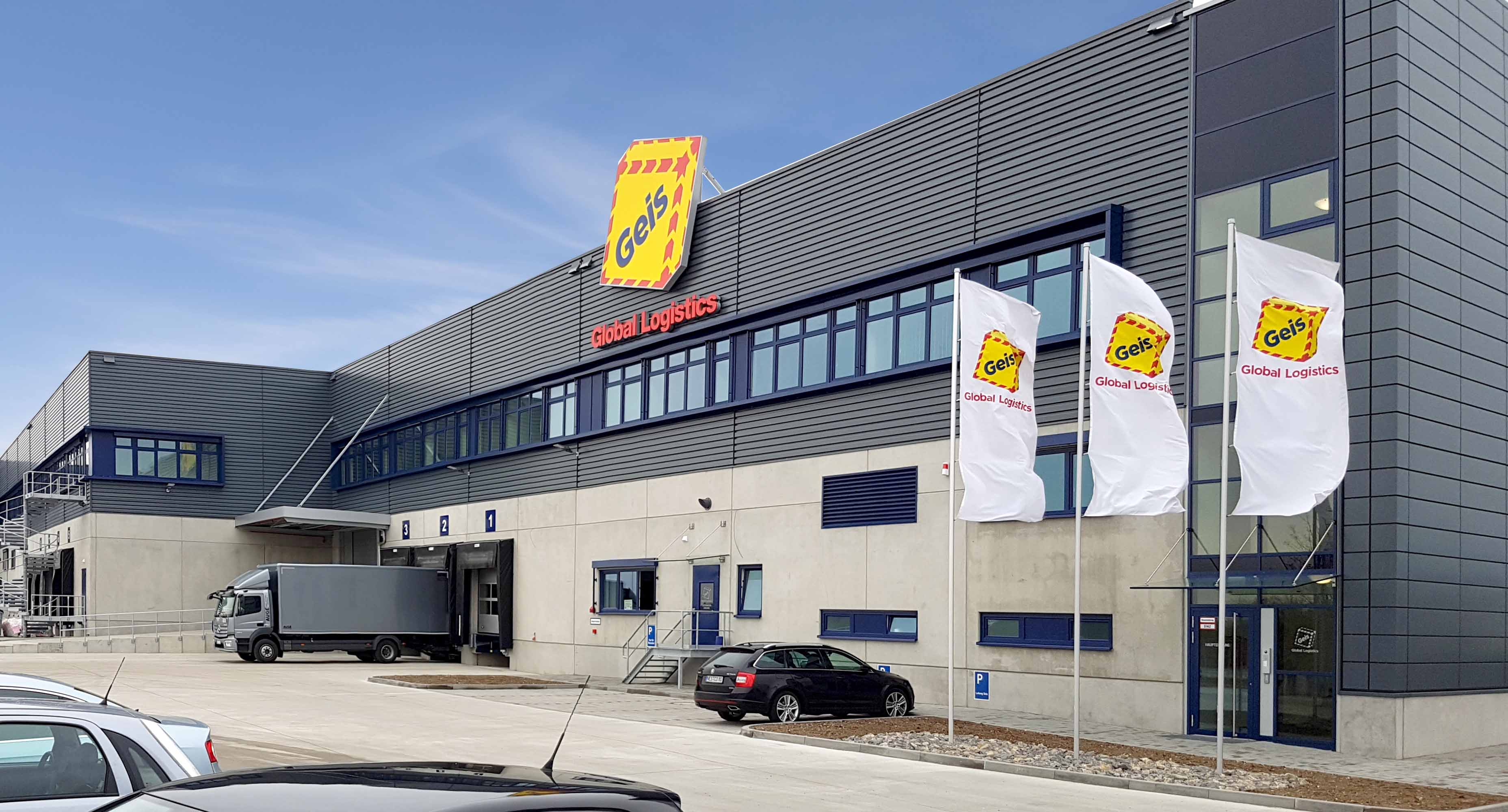 Geis eröffnet Logistikzentrum für Fresenius und Intersport