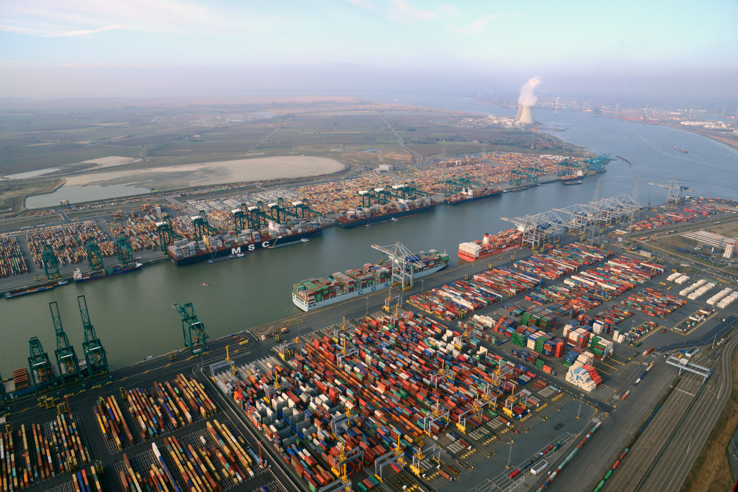 Hafen Antwerpen erreicht 2018 die Marke von 11 Mio. TEU