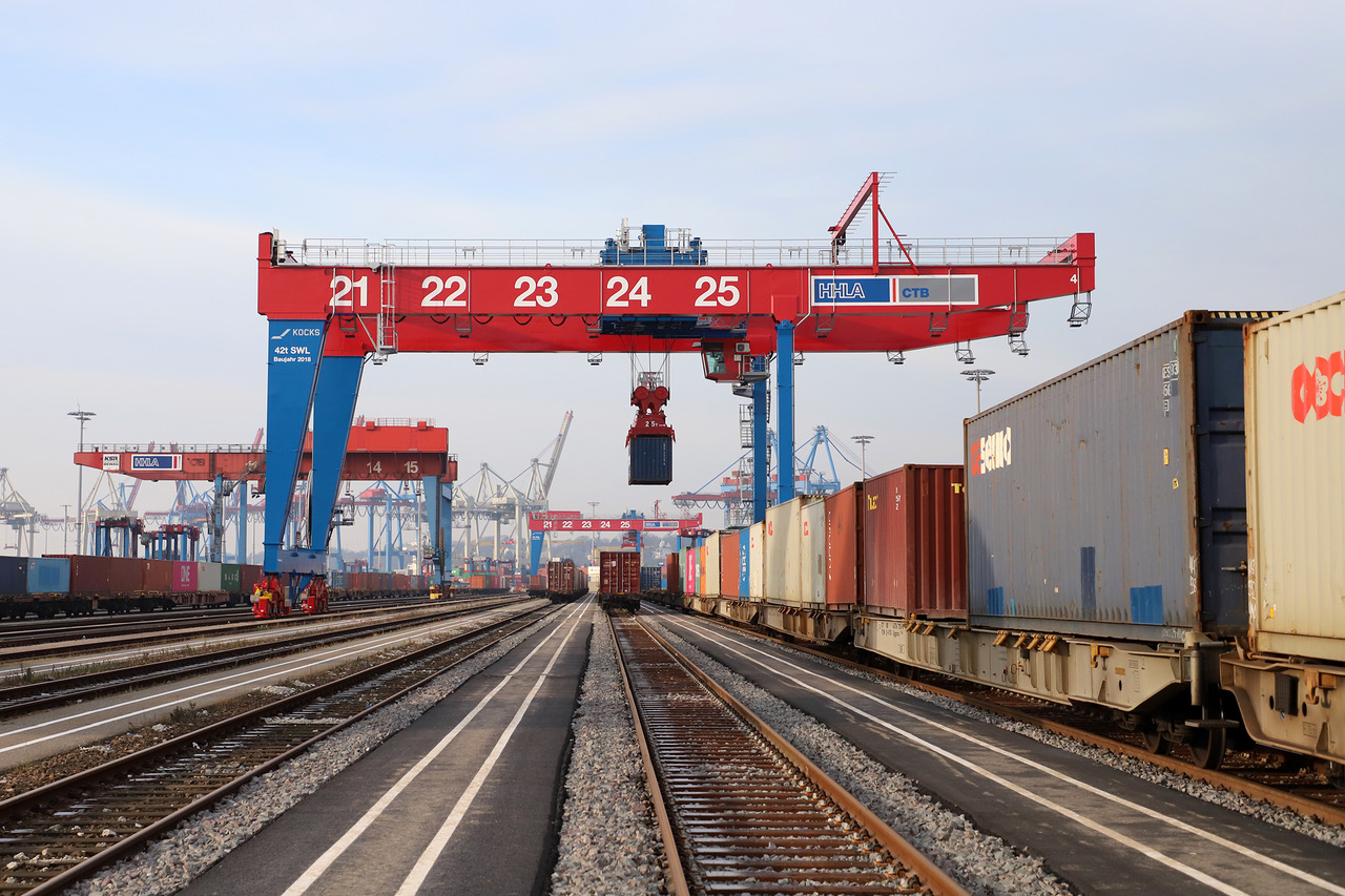 Expanded railway station at HHLA’s Container Terminal Burchardkai