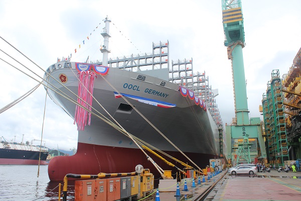 Zweites Riesencontainerschiff mit 21.000 TEU bei OOCL