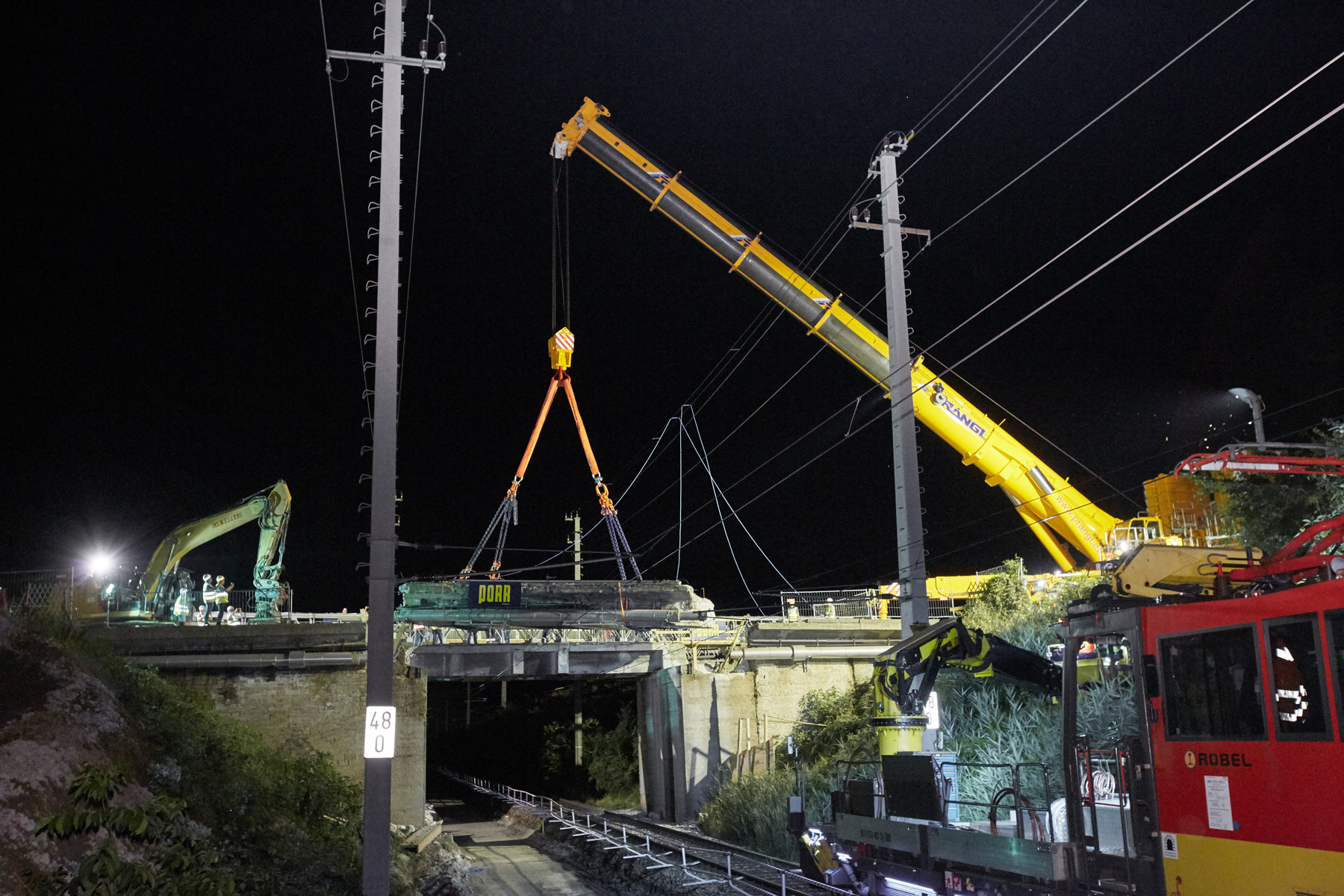 Another successful bridge lifting with Prangl
