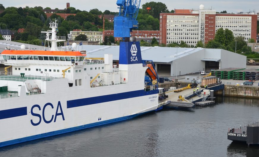 Neues Logistikzentrum für Forstprodukte im Ostseehafen Kiel