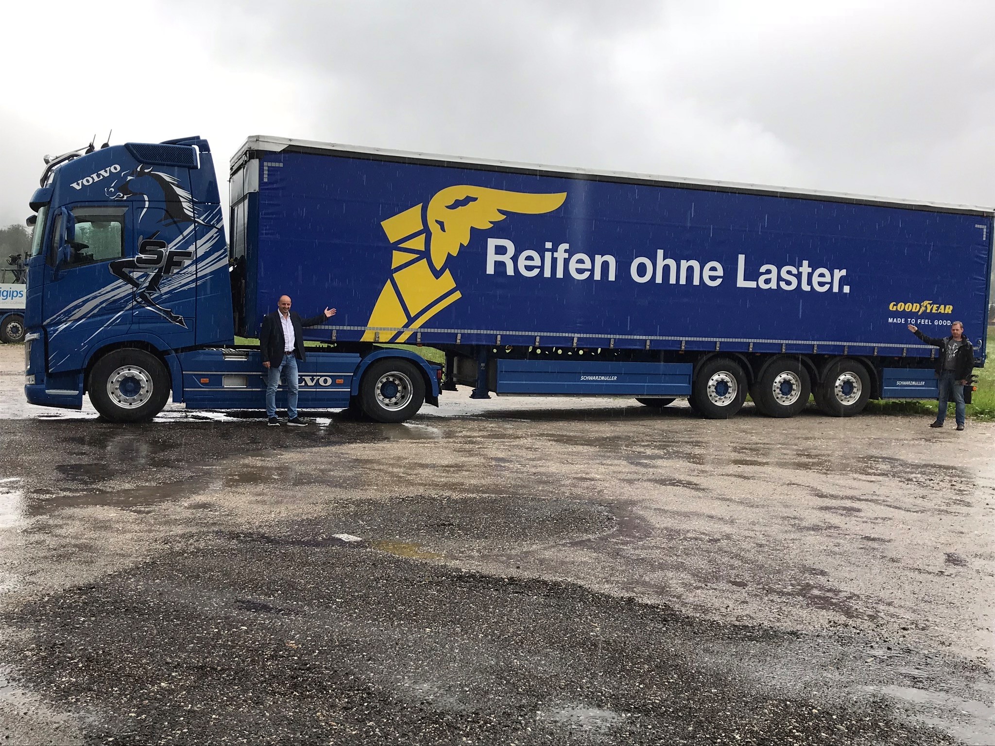 Schobesberger & Fuchs fährt mit „Reifen ohne Laster“