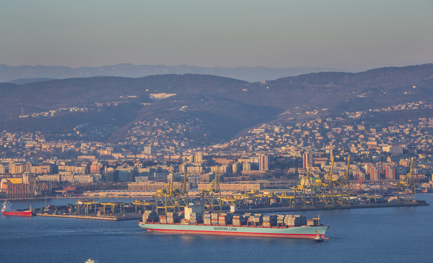 Maersk Line steigt massiv auf die Kostenbremse