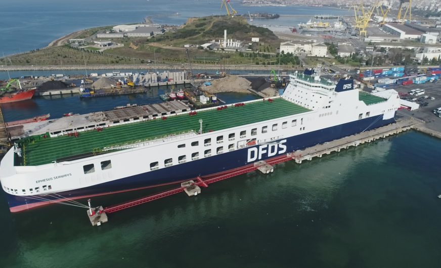 DFDS stellt bislang größte Frachtfähre in Dienst