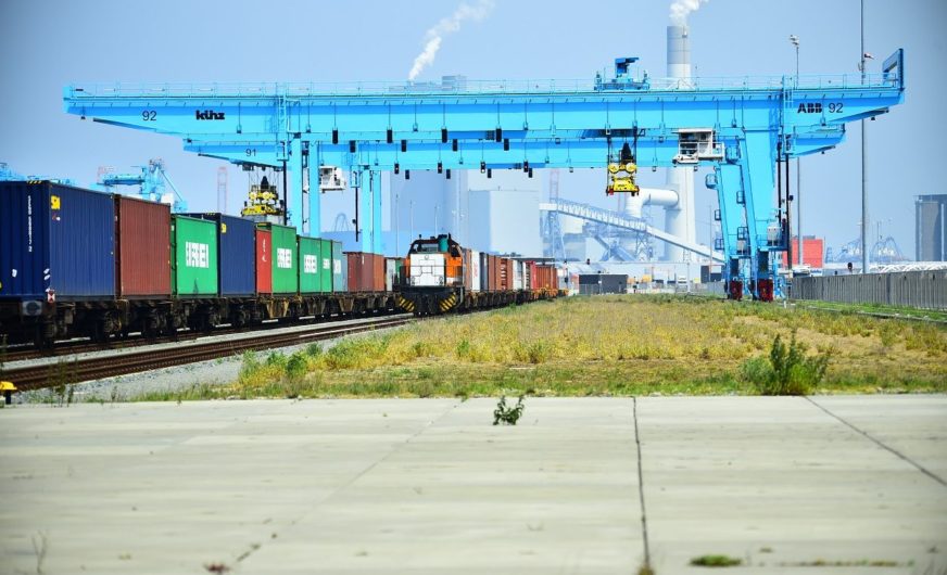 Hafen Rotterdam: Erste Bahnverbindung nach Herne