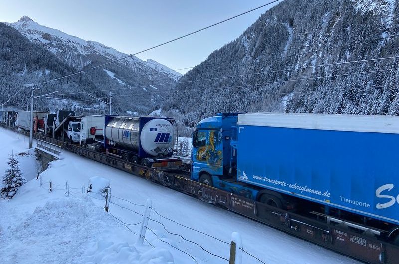 Brenner-RoLa: Täglich bis zu 1.000 Lkw-Fahrten weniger auf Tirols Straßen