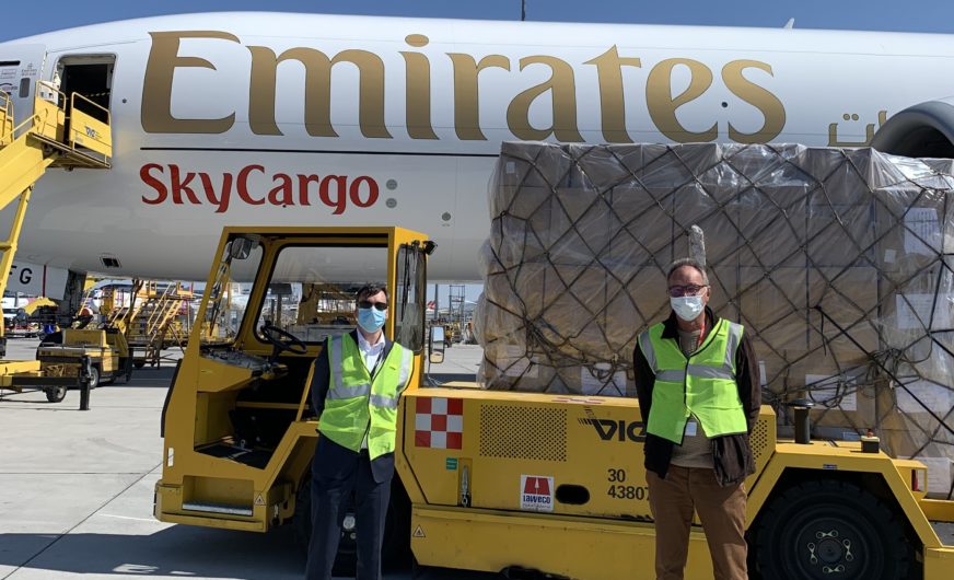 Emirates B777-Frachter fliegt im Auftrag von cargo-partner nach Wien