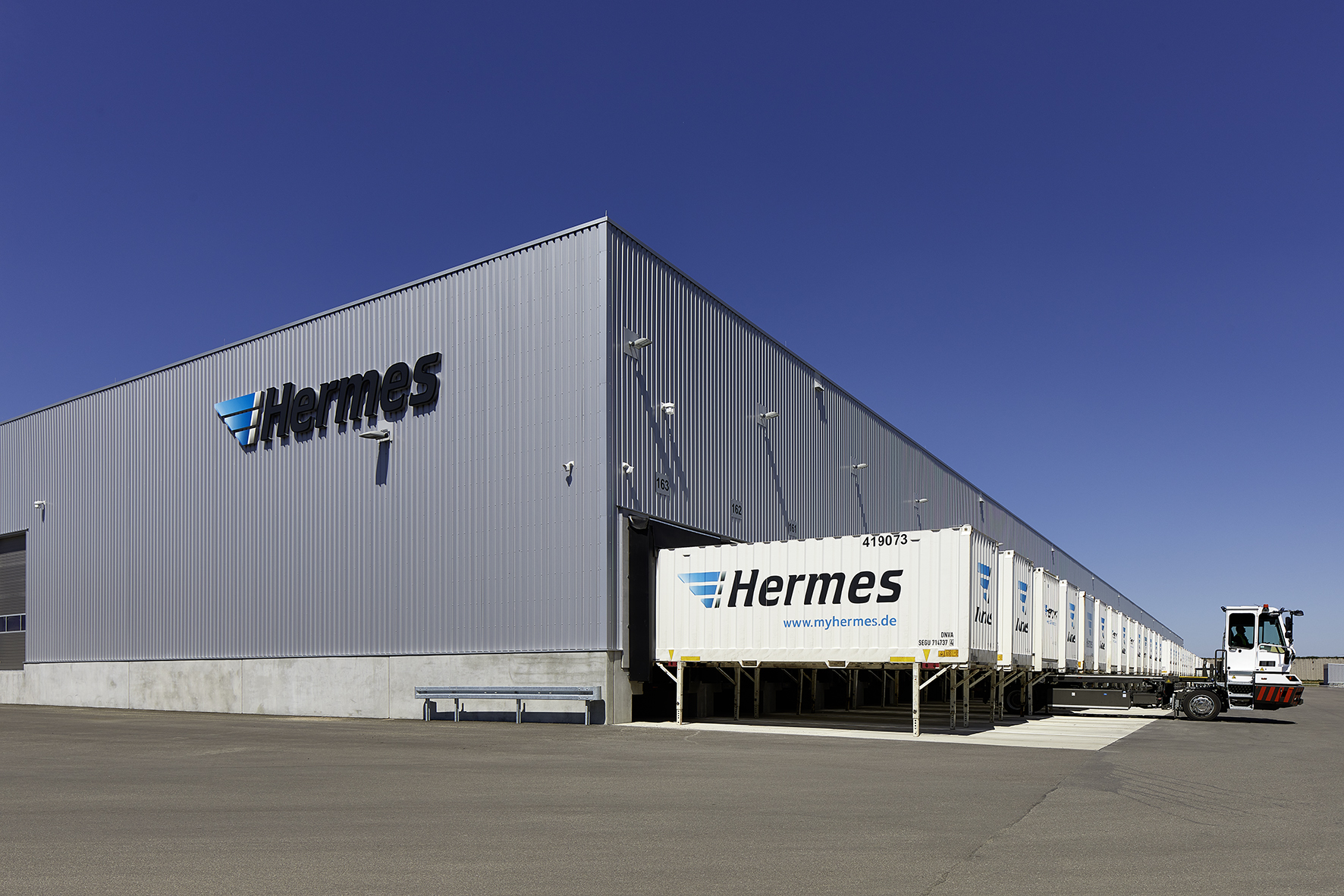 Die Sendung Wurde Im Hermes Logistikzentrum Sortiert Hermes Logistikzentrum für Großstücke versorgt auch Österreich