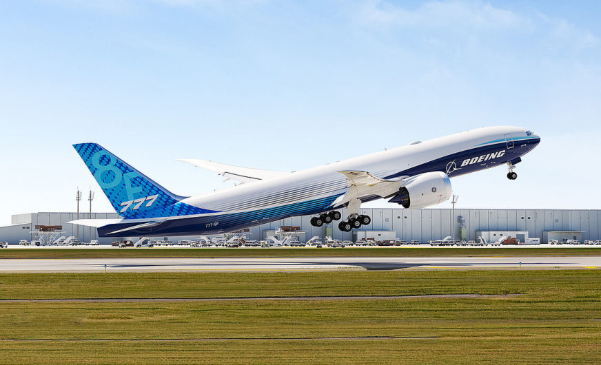 Boeing präsentiert den neuen 777-8 Frachter