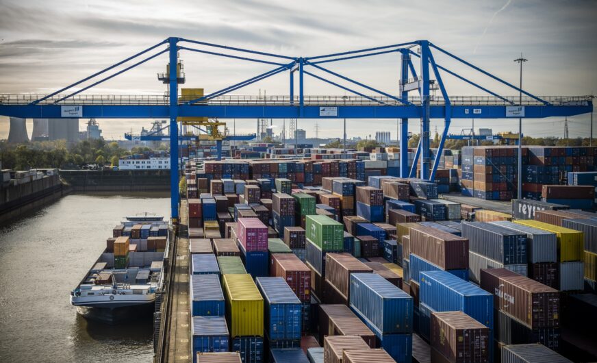 „Rivergate“ für Binnenschiffe im Duisburger Hafen