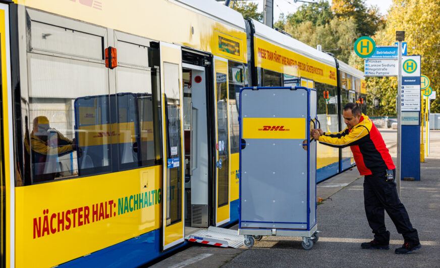 Deutsche Post DHL startet mit Paketbahn in Schwerin