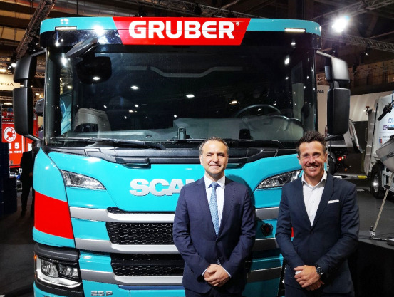 <strong>Gruber Logistics investiert in 50 neue E-Lkw</strong>