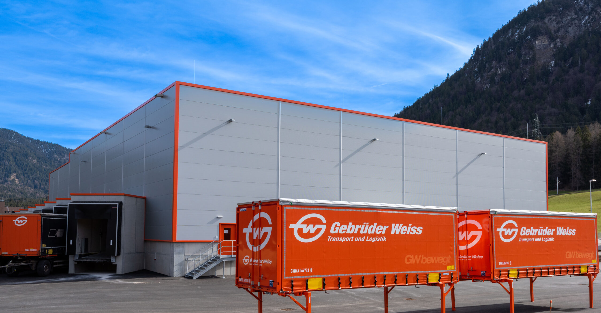 Gebrüder Weiss eröffnet Logistikzentrum im Außerfern - Österreichische ...