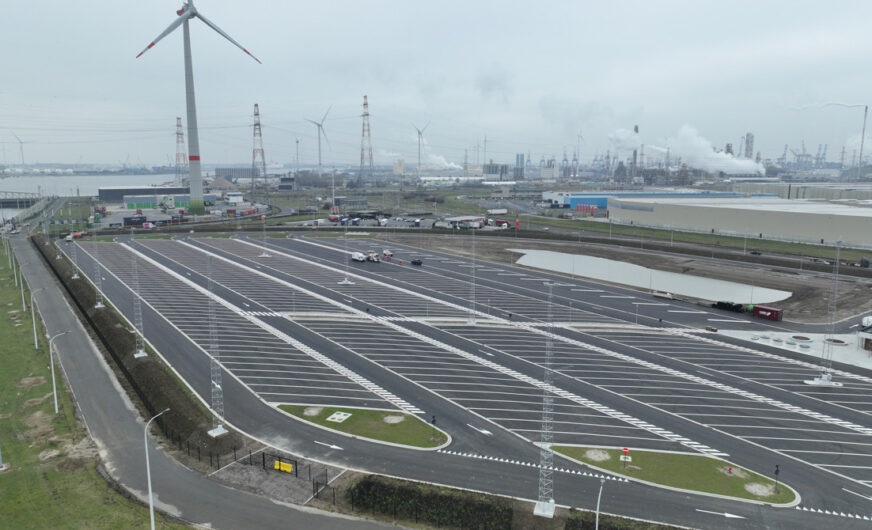 <strong>Neuer Parkplatz für 280 Lkw im Port of Antwerpen-Bruges</strong>