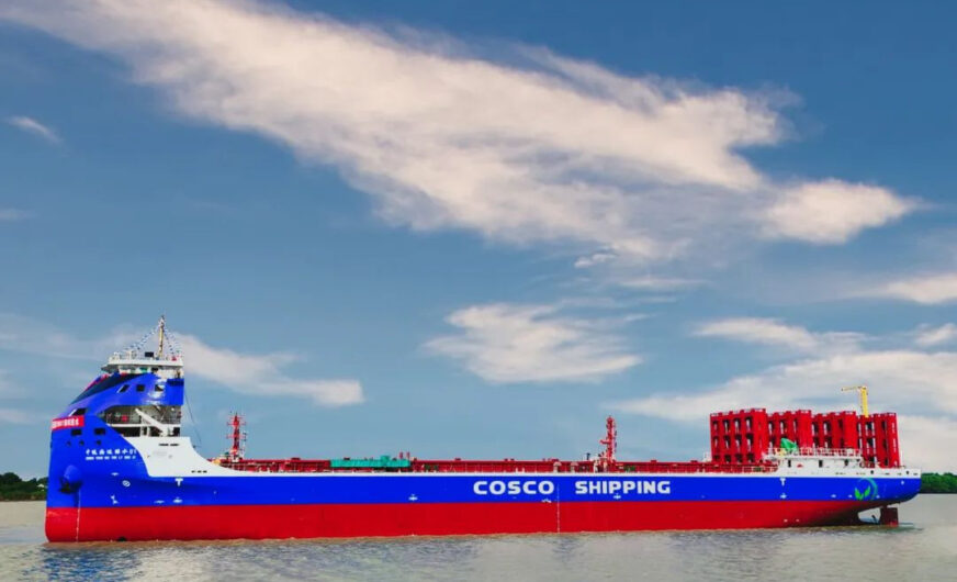 Cosco lässt E-Containershiff vom Stapel laufen