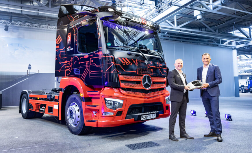 Sechs eActros 300 Trucks für Logistik Schmitt