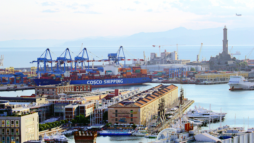 Chinesische Reederei kauft italienischen Logistiker