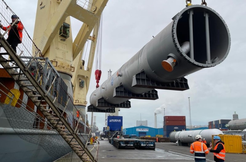 Rhenus: Mega-Umschlag im Hafen Rotterdam
