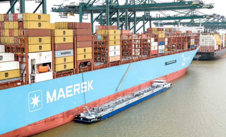 „Ane Maersk“ bunkert Methanol in Antwerpen