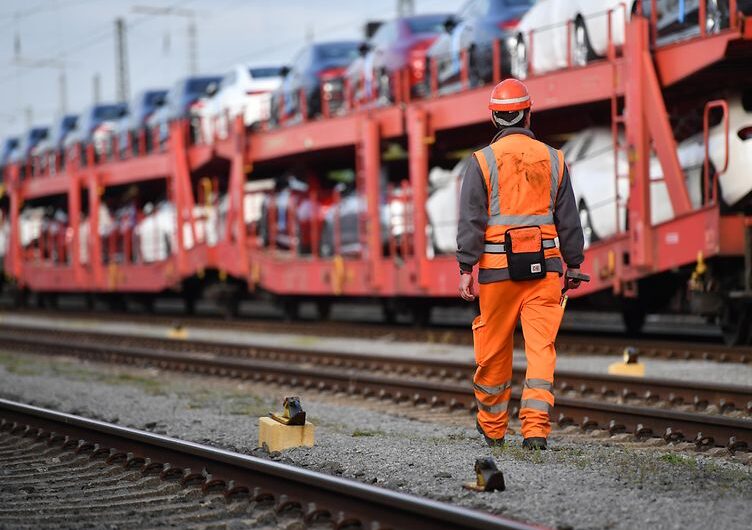 DB Cargo und Mercedes-Benz weiter auf Kooperationskurs