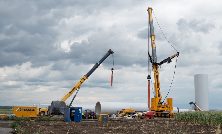 Prangl stemmt in Serbien schwere Lasten