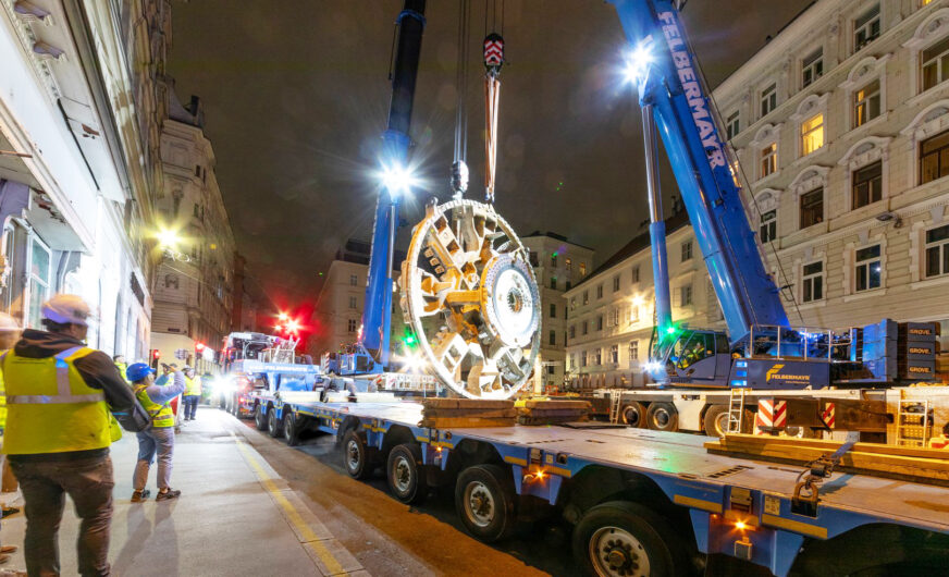 Felbermayr  wuchtet 1.300 Tonnen  quer durch Wien