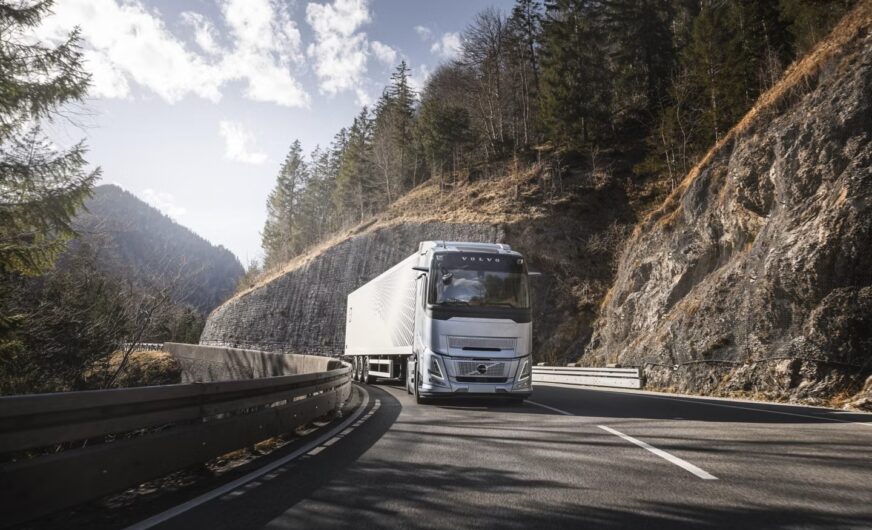 Volvo Trucks mit weltweit erster Stopp/Start-Motortechnologie