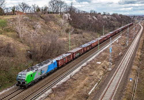 Müller-Guttenbrunn Gruppe schickt Eisen per Bahn auf Reisen