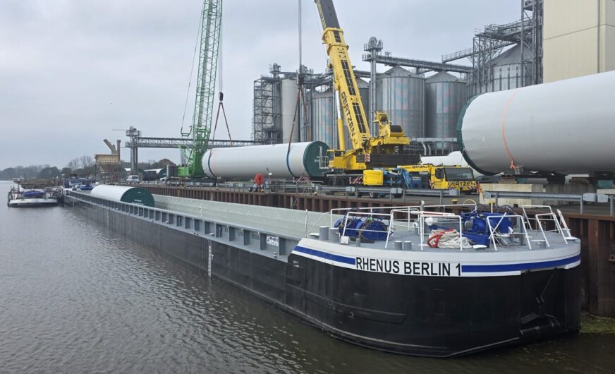 Enercon und Rhenus: Premiere für innovativen Schubleichter