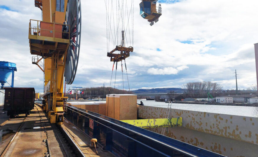 Rhenus-Trio managt rot-weiß-rotes Großprojekt