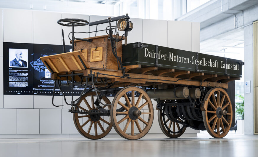 Daimler Truck feiert „130 Years of Forward“