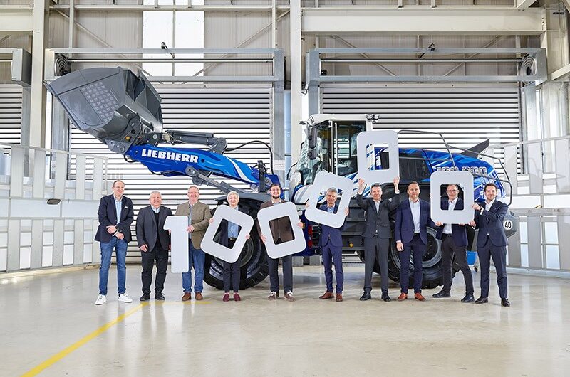 100.000ster Radlader aus dem Liebherr-Werk Bischofshofen