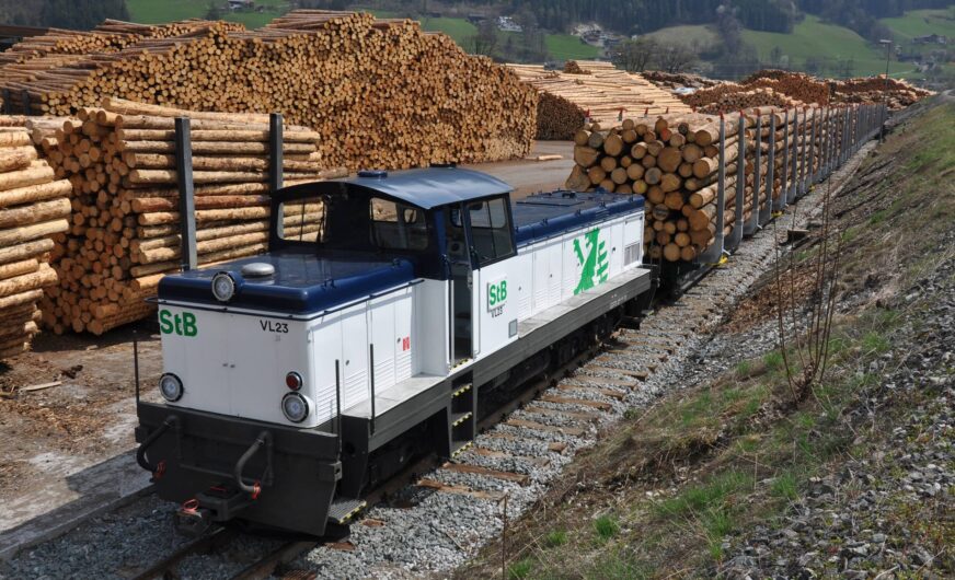 Tirol: 84.000 Tonnen Rundholz auf der Zillertalbahn