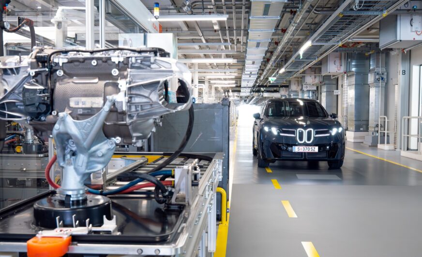 Werk Steyr liefert E-Motoren für BMW iX3 und BMW i3